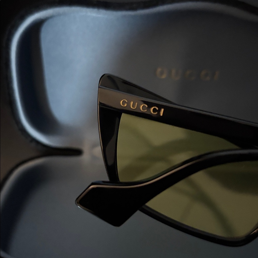 Gucci Black Cateye Sunglasses - Picture 2 of 5